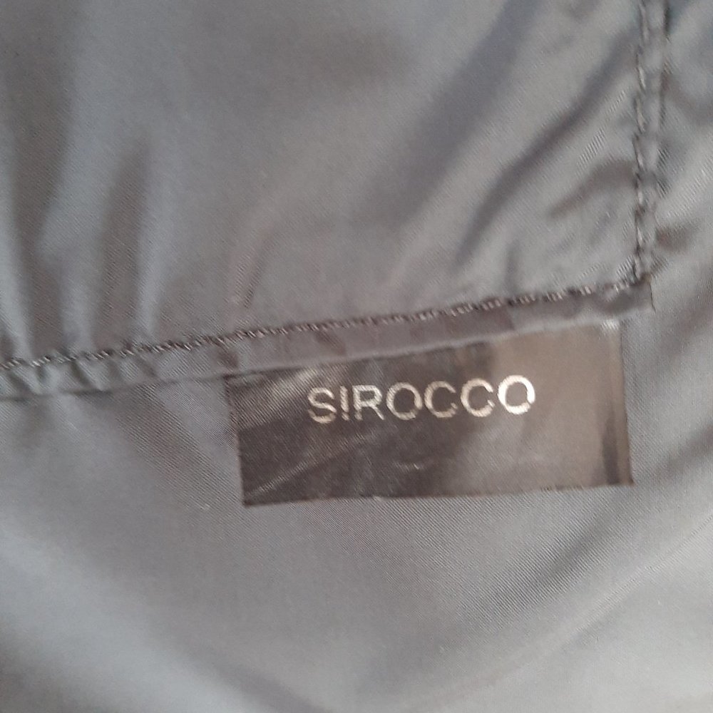 Vest - Picture 10 of 13